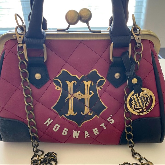 Hot Topic Handbags - Harry Potter crossbody purse